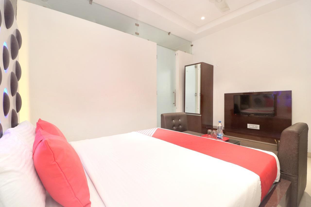 Oyo 14829 Hotel J Cruise Ludhijána Kültér fotó