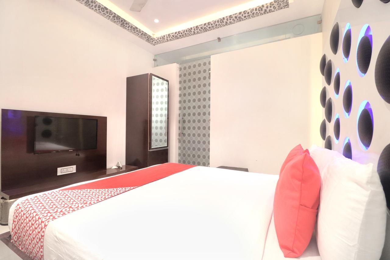 Oyo 14829 Hotel J Cruise Ludhijána Kültér fotó