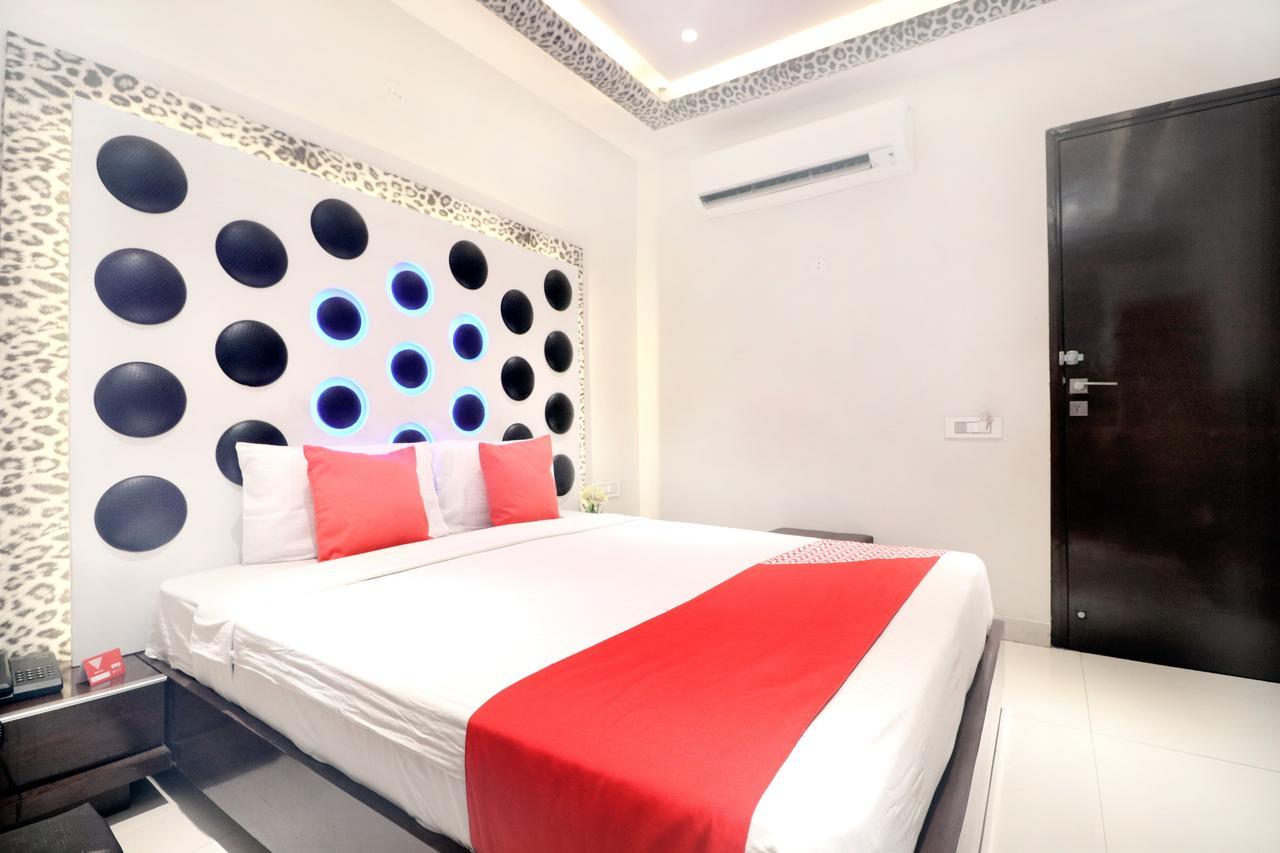 Oyo 14829 Hotel J Cruise Ludhijána Kültér fotó