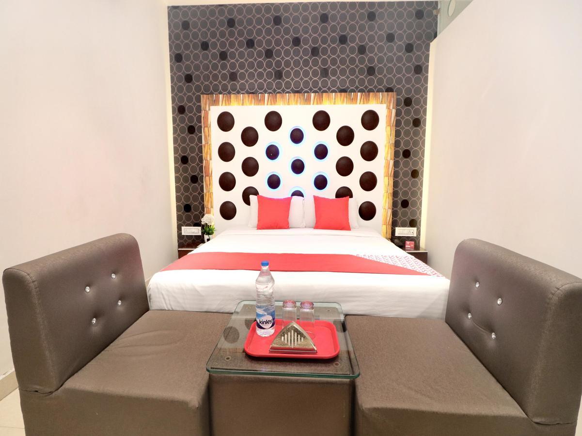 Oyo 14829 Hotel J Cruise Ludhijána Kültér fotó