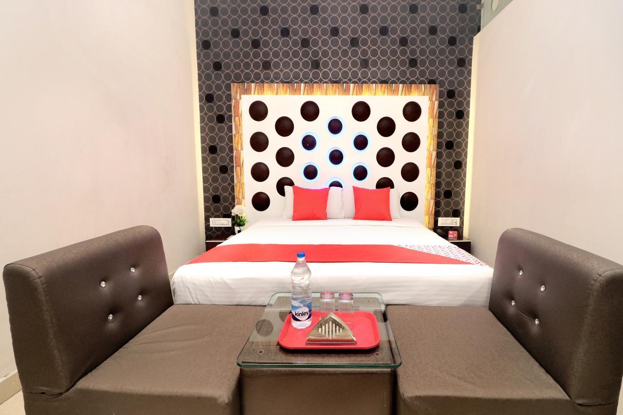 Oyo 14829 Hotel J Cruise Ludhijána Kültér fotó