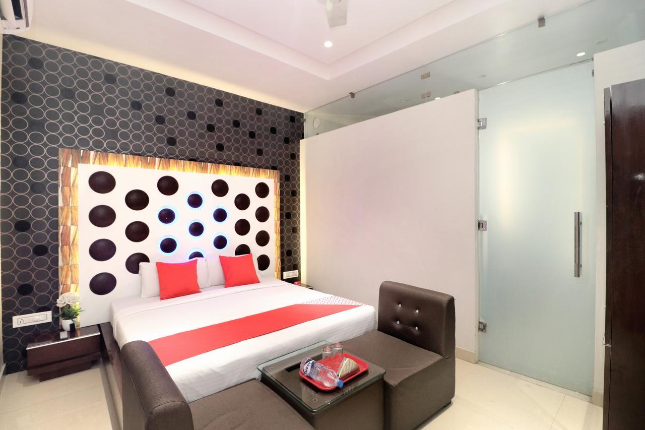 Oyo 14829 Hotel J Cruise Ludhijána Kültér fotó